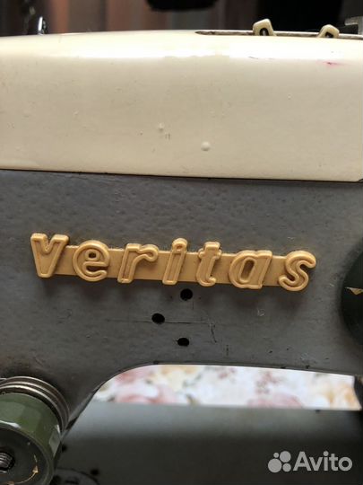 Швейная машинка зингер