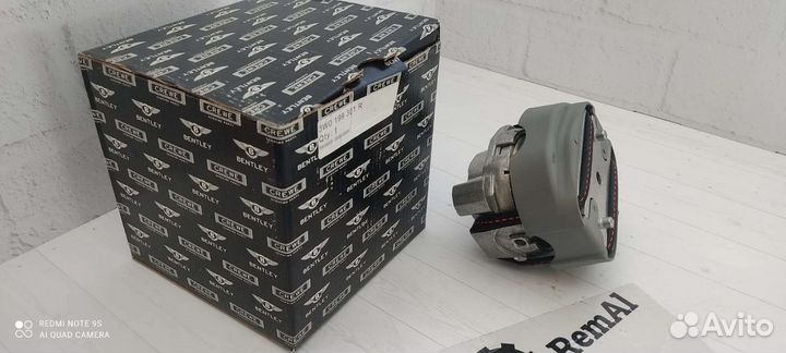 Опорa двигателя Bentley 3W0199381R