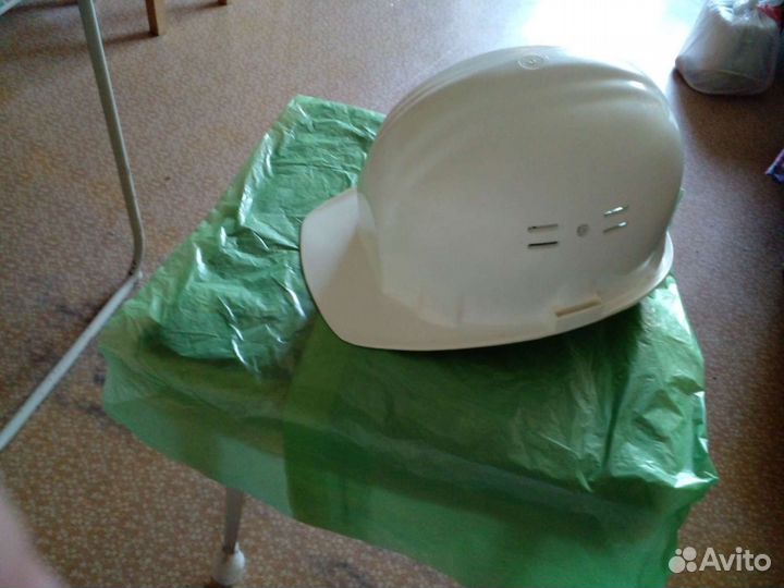 Каска строительная белая