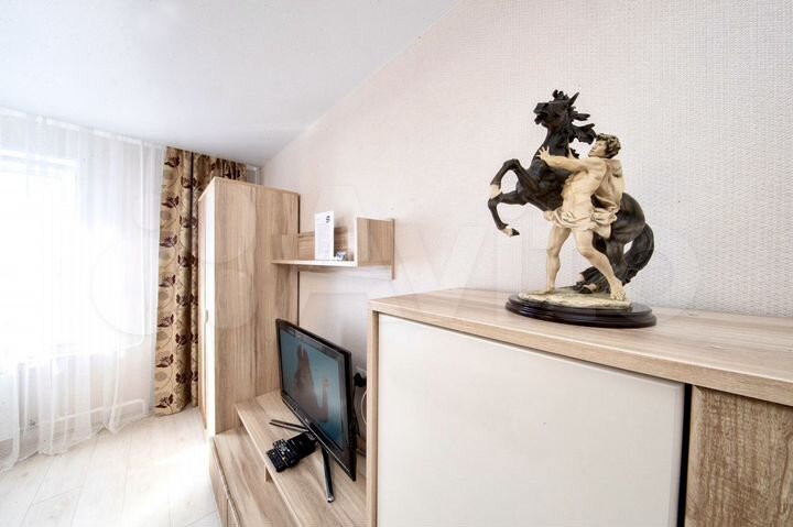 1-к. квартира, 42 м², 8/8 эт.