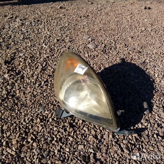 Фара правая Toyota funcargo