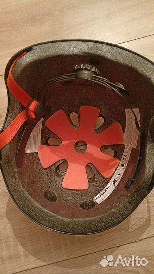 Шлем для трююкового самока,бмх,скейтов и тд