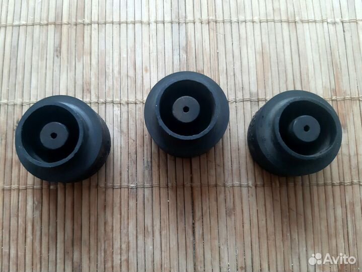 Резиновые втулки радиатора Toyota