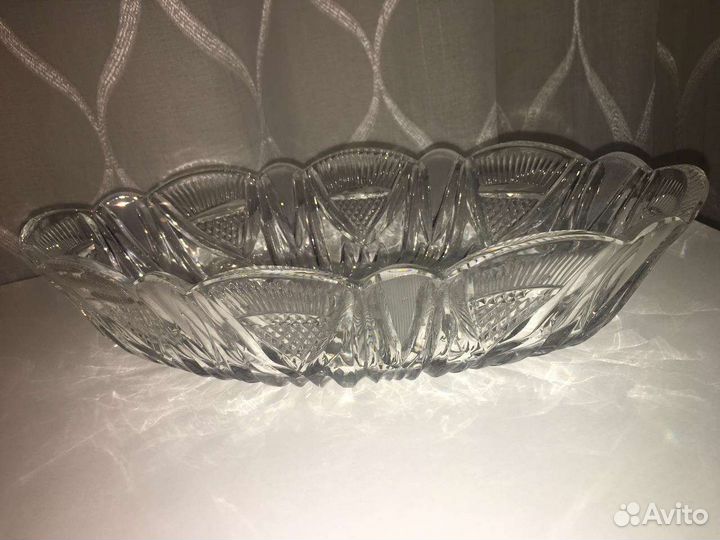 Большая хрустальная ваза