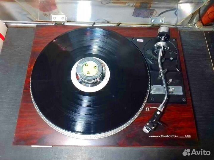 Проигрыватель винила Pioneer PL-1050W