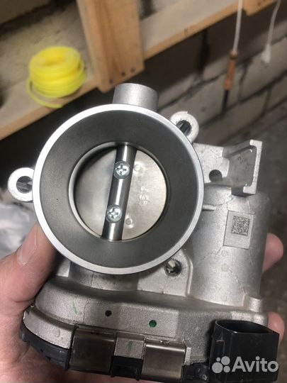 Дроссельная заслонка 1.6