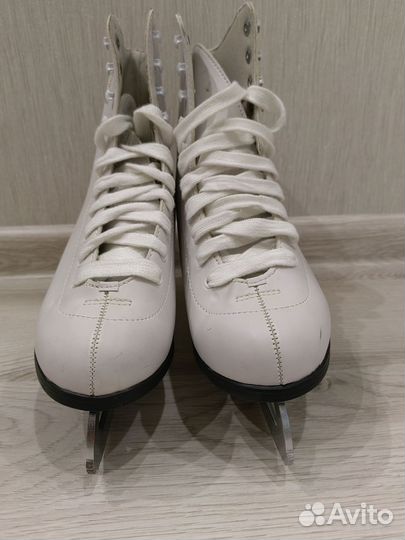 Коньки фигурные женские 40 размер