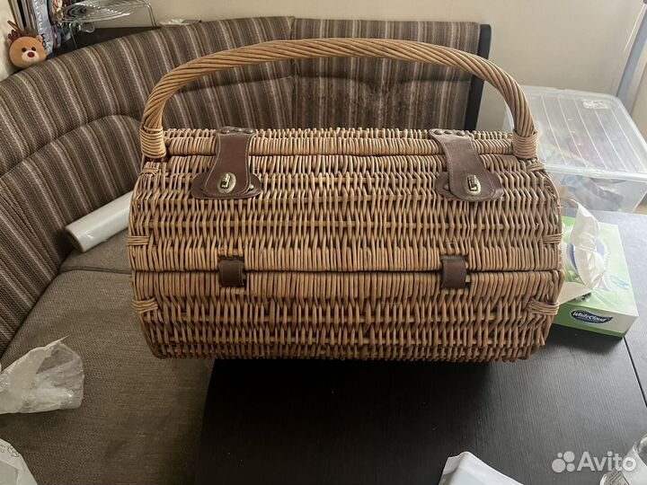 Корзина для пикника с посудой