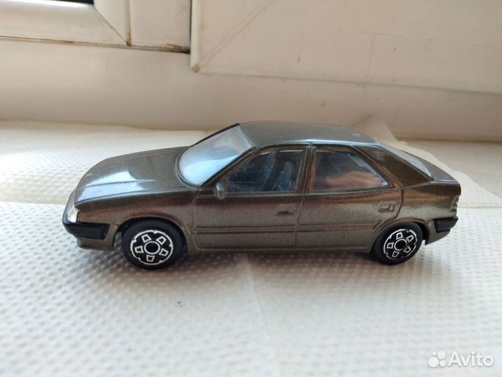 Burago - Citroen Xantia 1:43 ранний