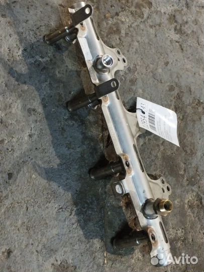 Рейка топливная (рампа) Volkswagen Passat B6 cdaa