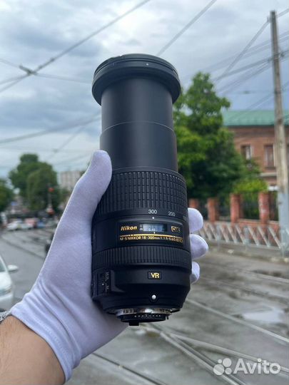 Объектив Nikon 18-300mm f/3.5-6.3G ED AF-S VR DX