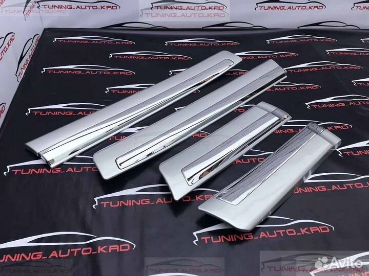 Молдинги дверей Toyota Land Cruiser 200 Z7441