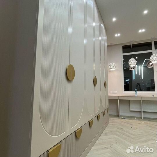 Шкаф рельефный