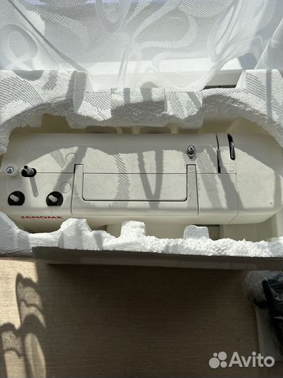 Швейная машинка janome новая