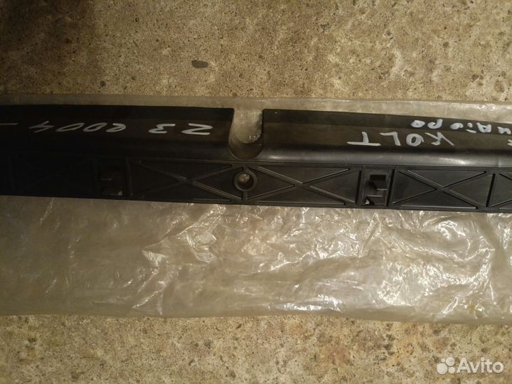 Пыльник (кузов внутри) Mitsubishi Colt (Z3)