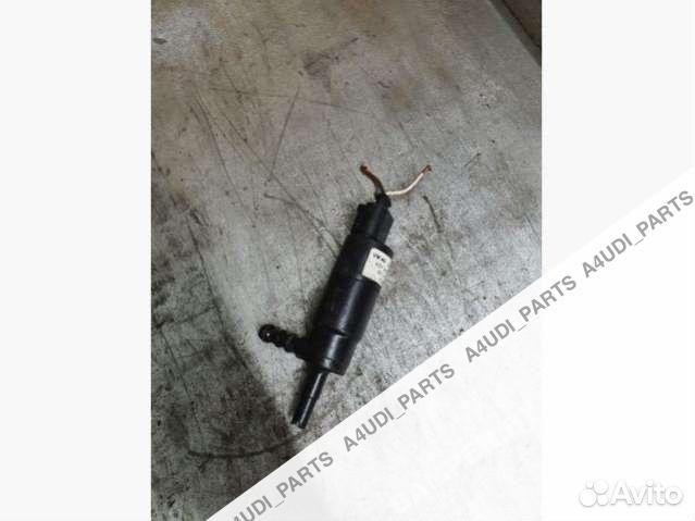 Насос (моторчик) омывателя стекла Audi A4 3B795568