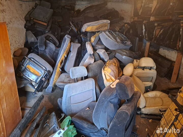 Сиденья только задние бесплатно