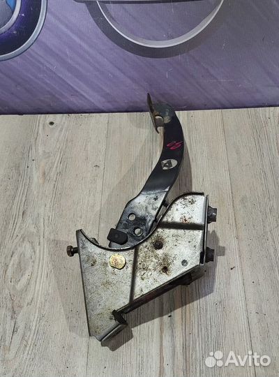 Педаль сцепления Nissan almera N16