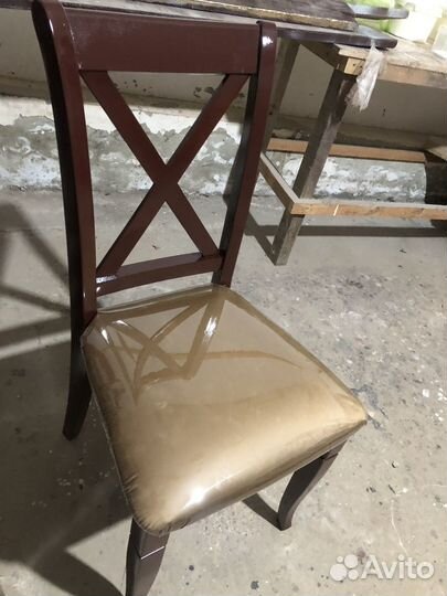 Стол со стульями