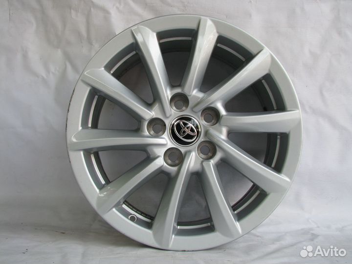 Toyota Camry V70 Диск литой R17