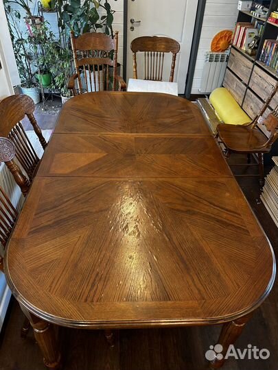 Обеденный стол раскладной на 6-8 персон