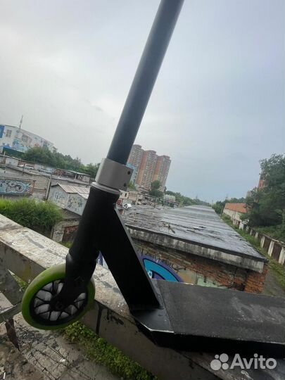 Трюковой самокат парковый