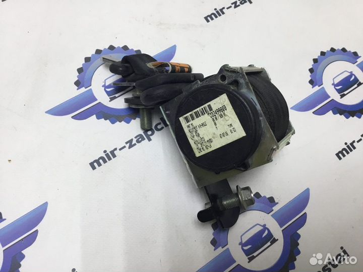 Ремень безопасности задний центральный Mazda 3 BK