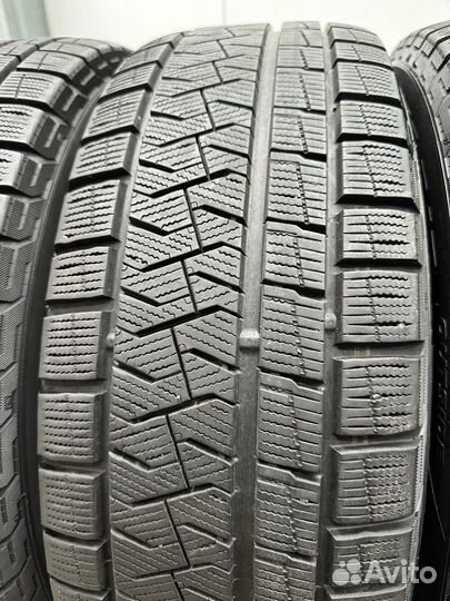 Pirelli Ice Asimmetrico 215/55 R17 94Q