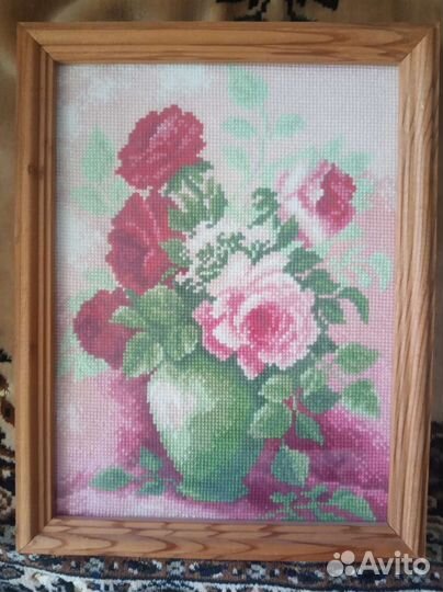 Картина вышитая крестиком в рамке