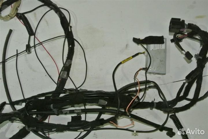 Проводка двери багажника Chevrolet Tahoe GMT900