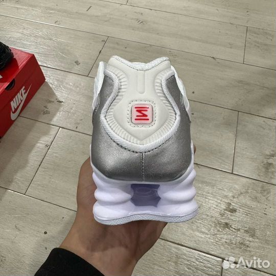 Кроссовки белые Nike Shox tl