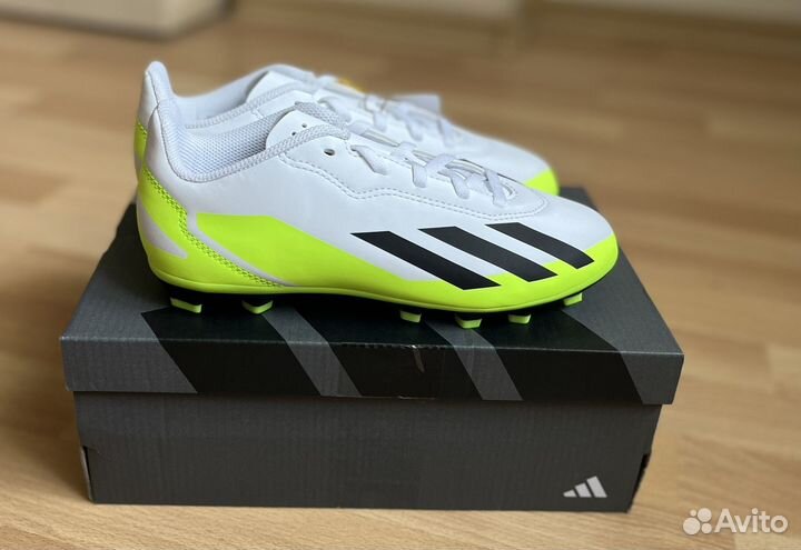 Бутсы шиповки Adidas 35,5 EU оригинал новые