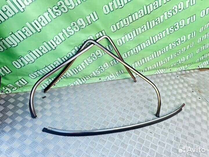 Молдинг стекла задний Mercedes-Benz E-Class W210