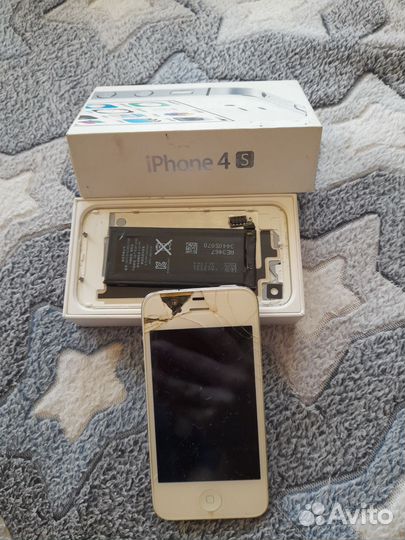 Телефон iPhone 4 s
