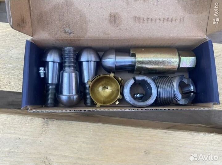 Комплект шкворней на УАЗ Патриот