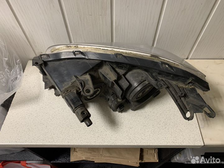 Передняя фара на toyota rav 4 30