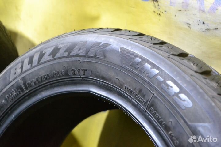 Bridgestone Blizzak LM-32 205/55 R16