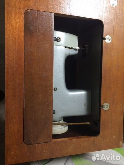 Швейная машина чайка 142