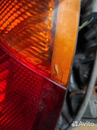 Фонарь задний правый Chrysler 300M седан 3.5 2000