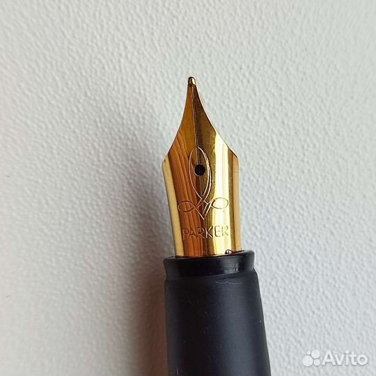 Ручка перьевая Parker Frontier Deluxe Black/Red