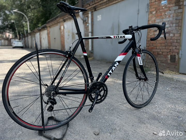 Шоссейный велосипед titan