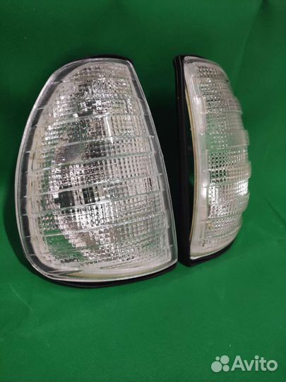 Указатель поворота mercedes W123