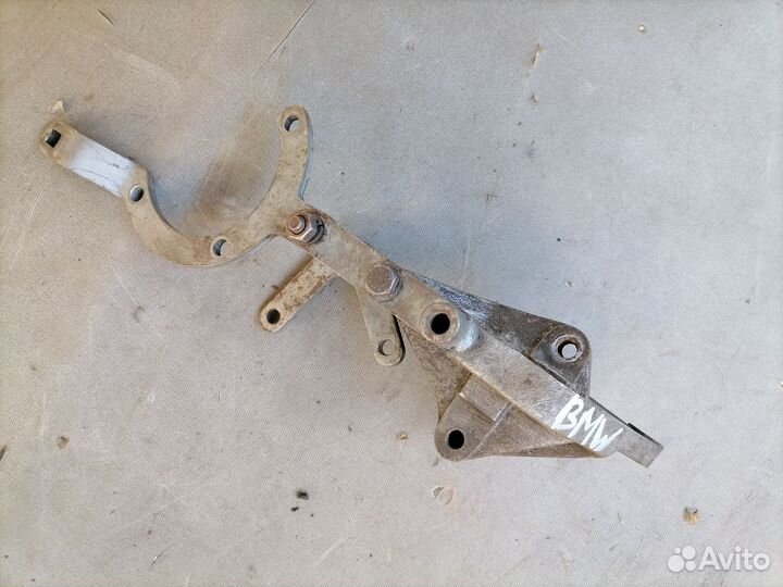 Кронштейн гидроусилителя 2.0 для BMW 5-серия E34