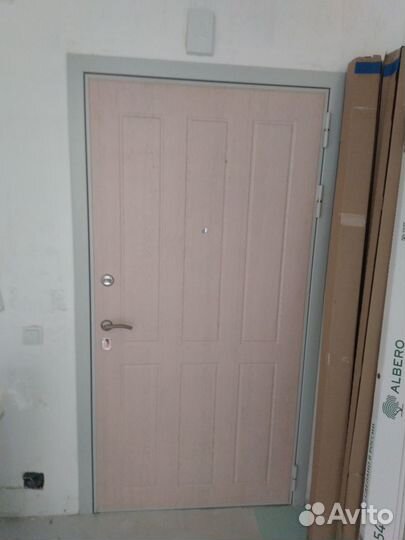 Двери металл и межкомн., ванна, унитаз, раковина