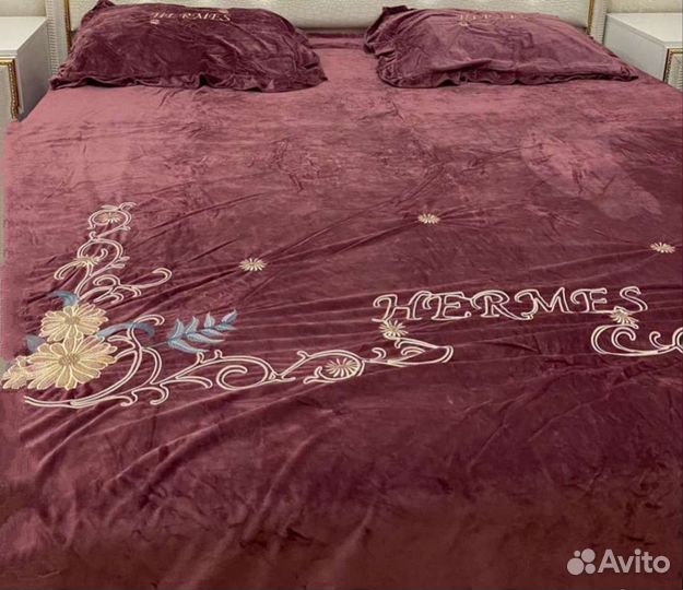 Покрывало с наволочками из бархата hermes О.А.Э