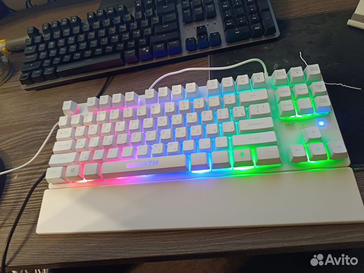 Игровая клавиатура мембранная белая с подставкой