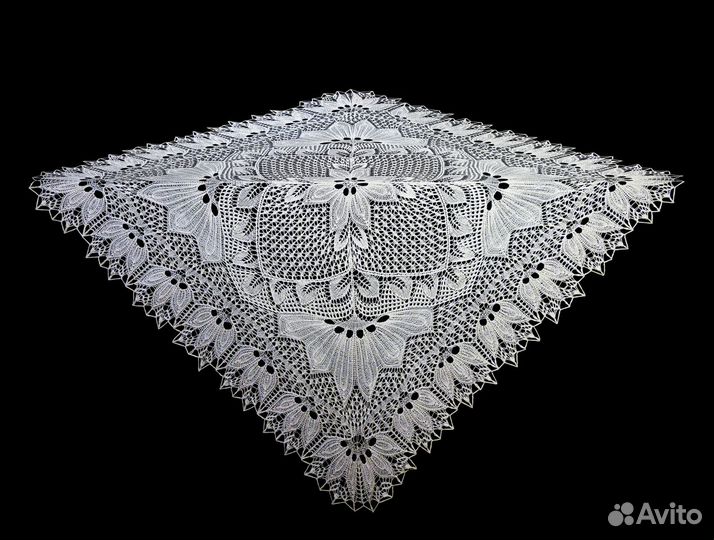 Скатерть вязаная спицами, ажурный цветочный узор