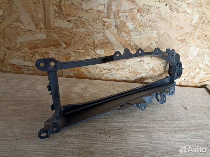 Впуск Porsche Taycan 2020