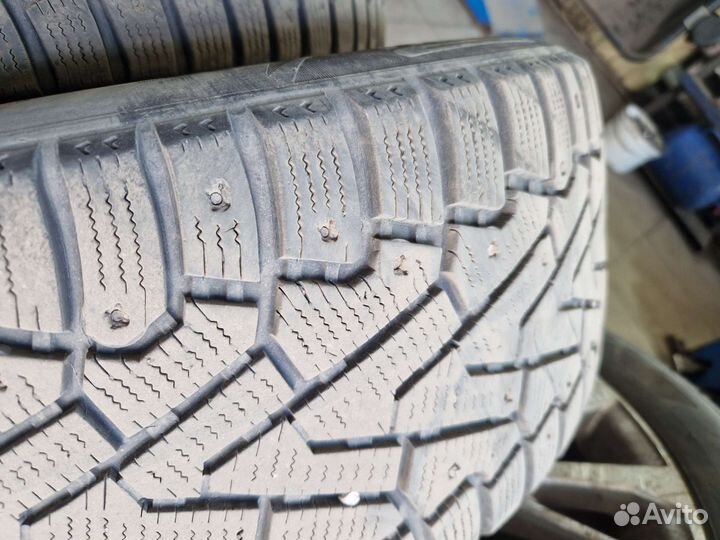 Pirelli Ice Zero 235/50 R18