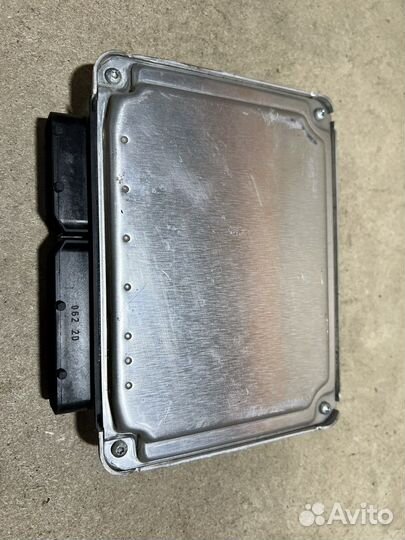 Блок управления двигателем на Volkswagen Phaeton